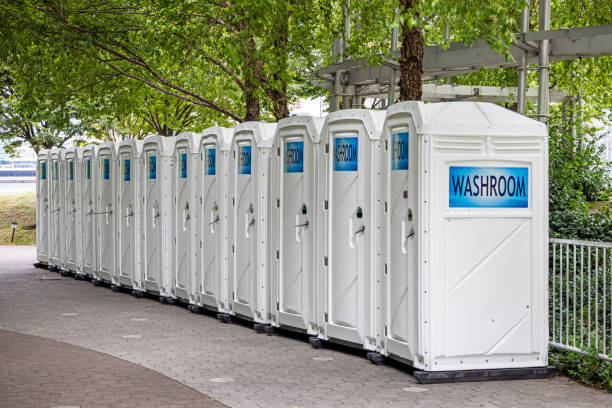 Best Portable restroom trailer rental  in Bayboro, NC